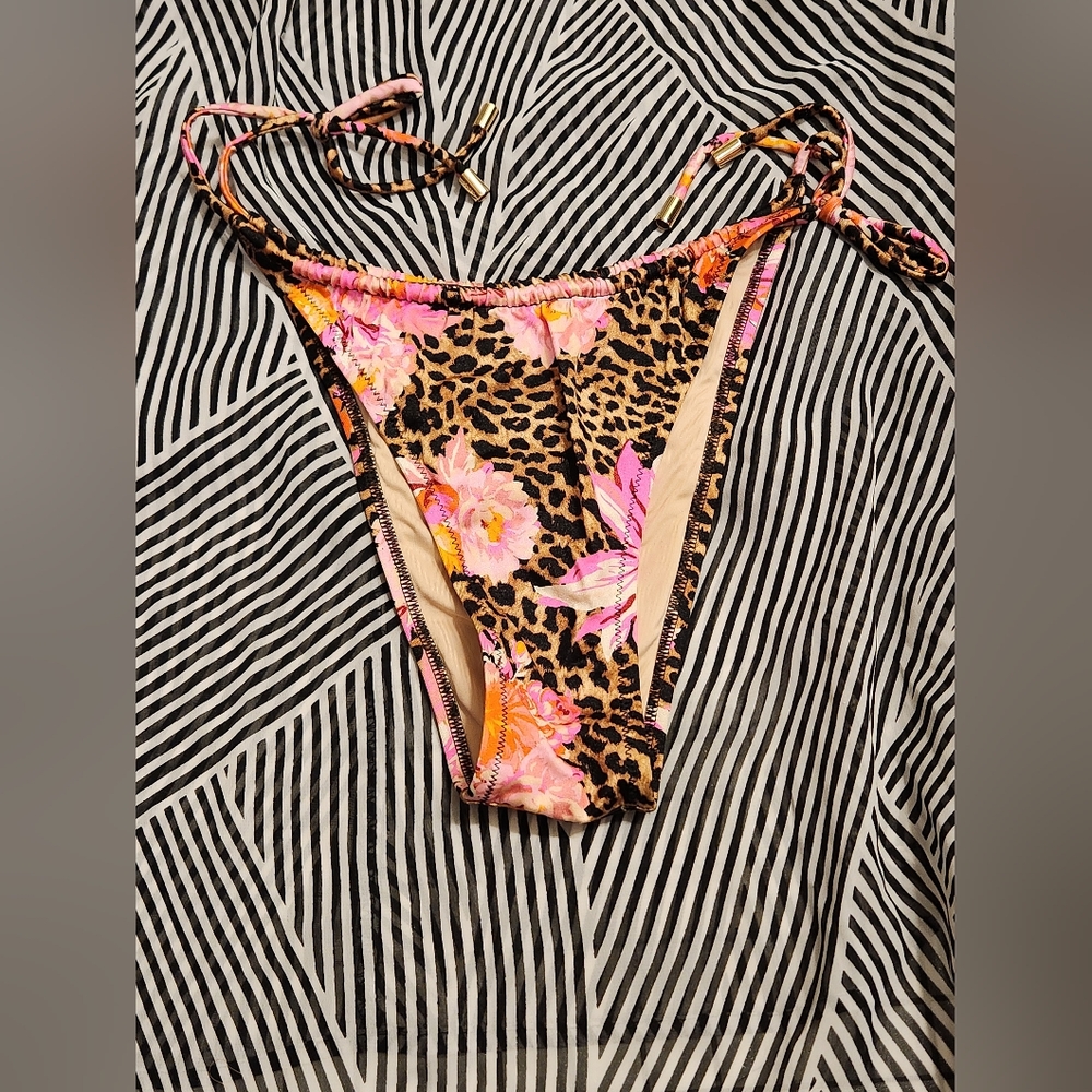 🏖3/$37 String Bikini Bottom Victoria's Secret, Mix & Match